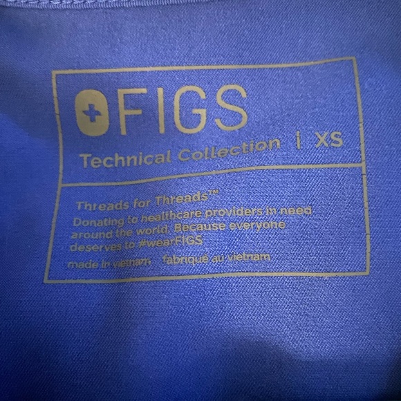 Women’s Fig Blue scrub shirt - Picture 3 of 3